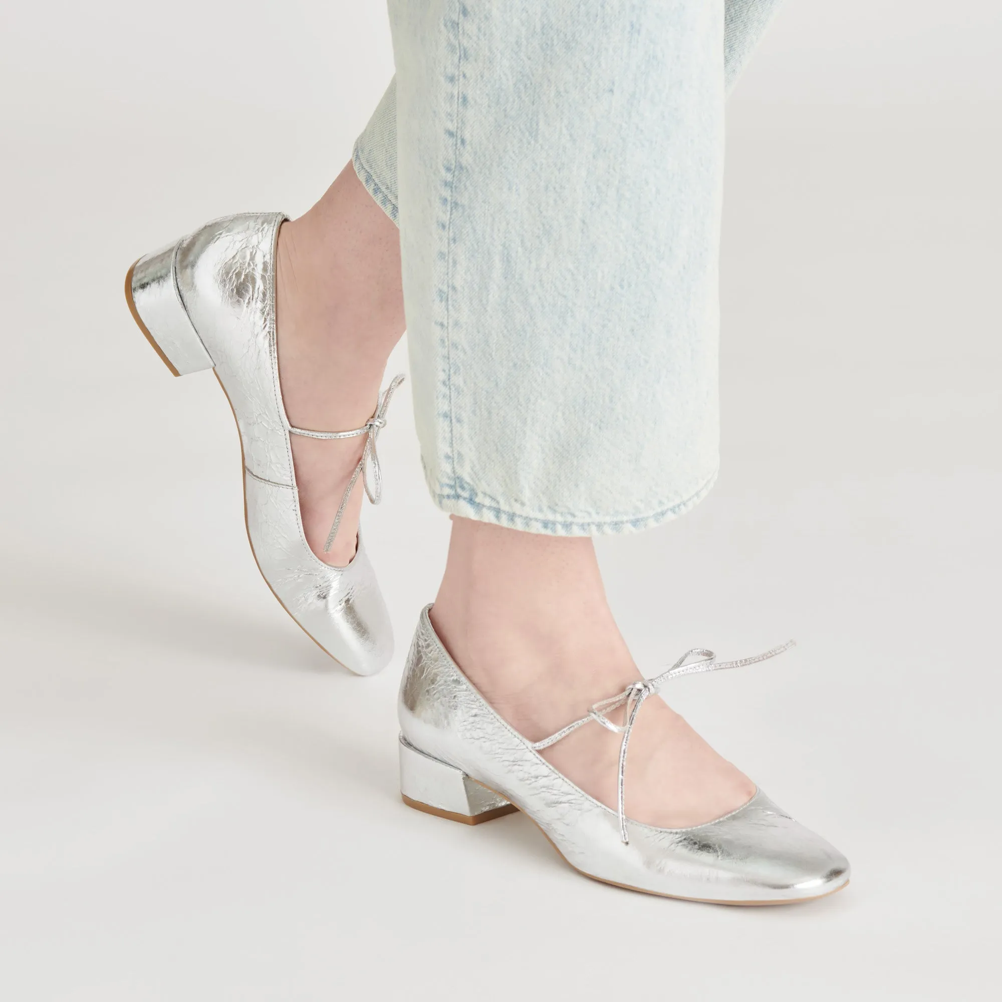 ARDIEN HEELS SILVER CRINKLE PATENT Everyday Edge Soft Motion