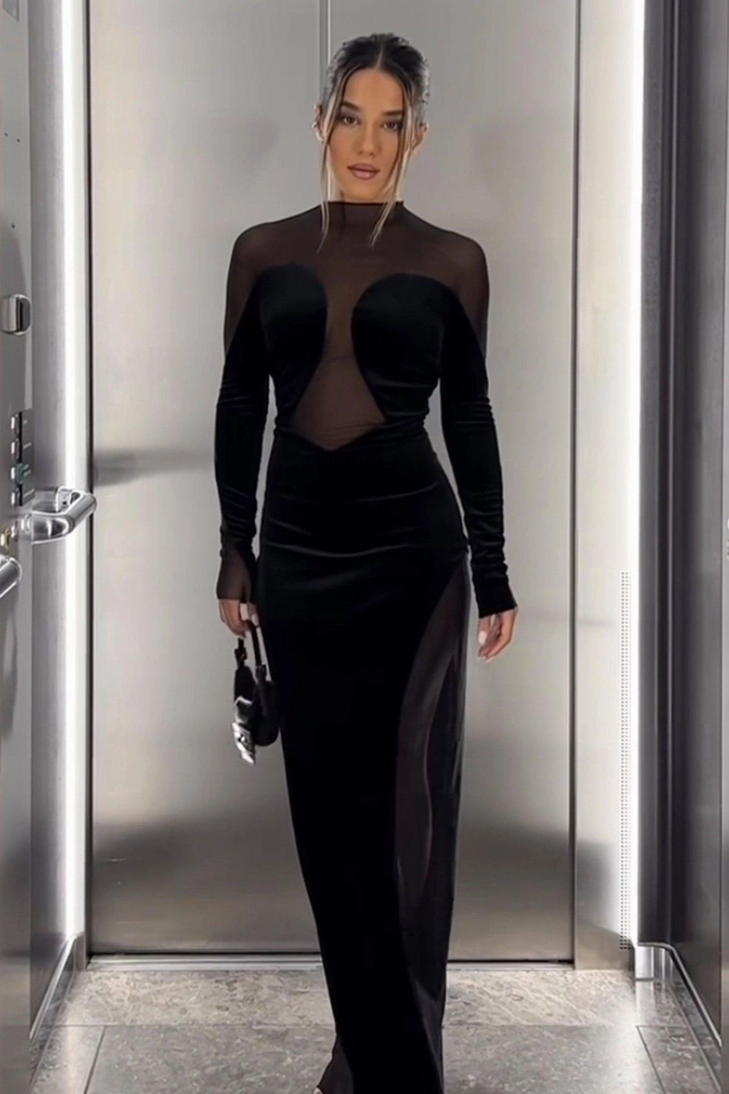 Comfortable and Fashionable Relaxing Style Aries Gown - Black