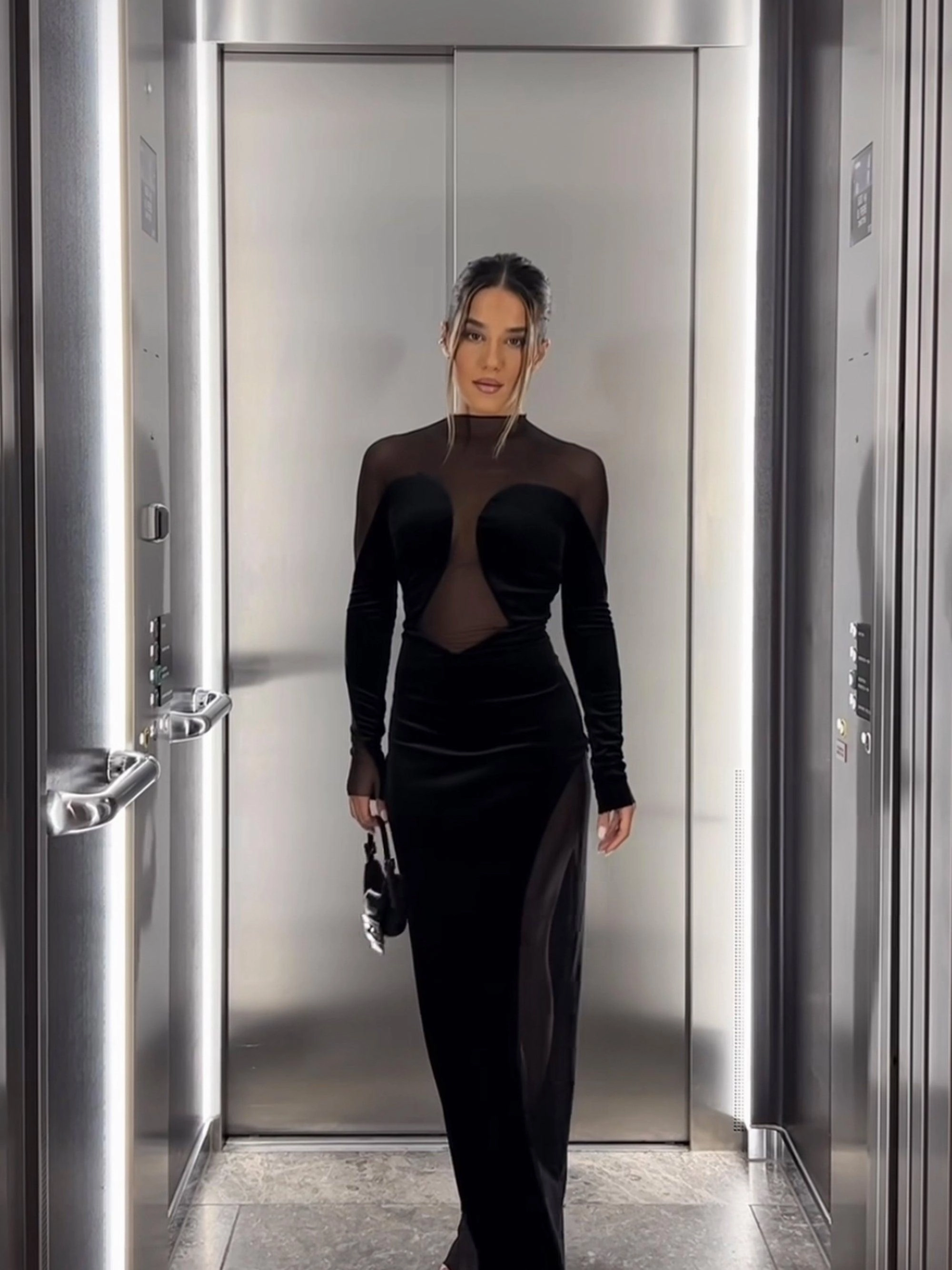 Climate-Adaptive Effortless Layering Aries Gown - Black