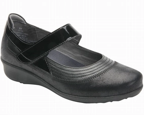 Stylish Design Sky Walk Genoa Loafer In Black