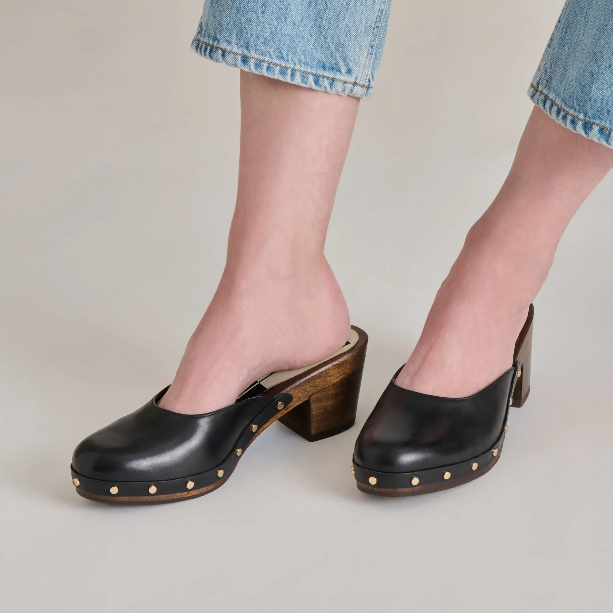 CAMYN HEELS BLACK LEATHER Elastic Band Active Day