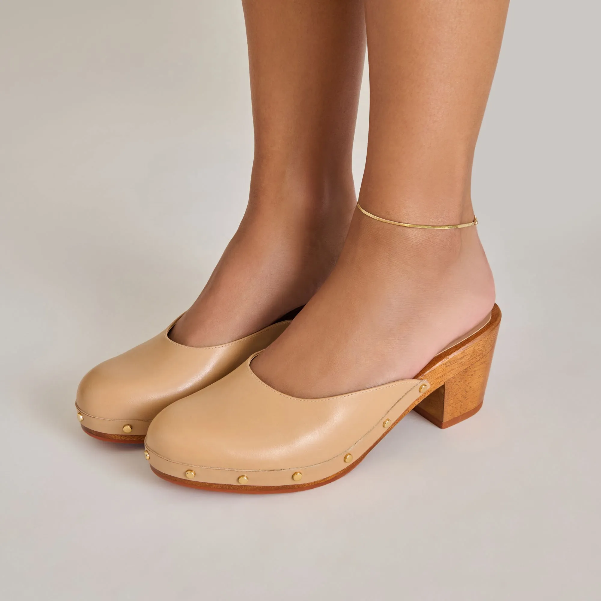 CAMYN HEELS CAFE LEATHER Travel Heels