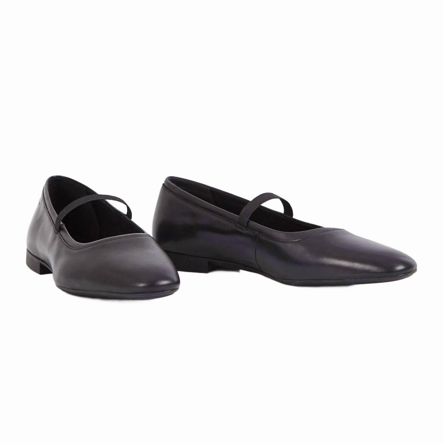 Shopping Mood Leather Ballet Flat In Black