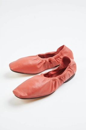 Travel Ballerina In Coral Relaxing Step Life Walk