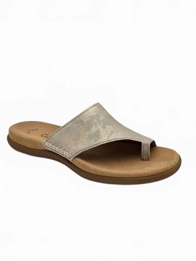 Desk Day Debbie Flat Sandal In Beige