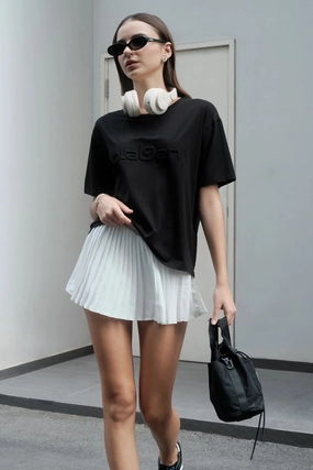 Reinforced Seam Technique Daily Wear Embossed Logo T Shirt - Black