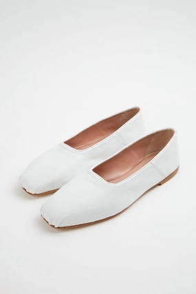 Etesia Leather Ballet Flat In White Relaxed Shoes Quick Wear