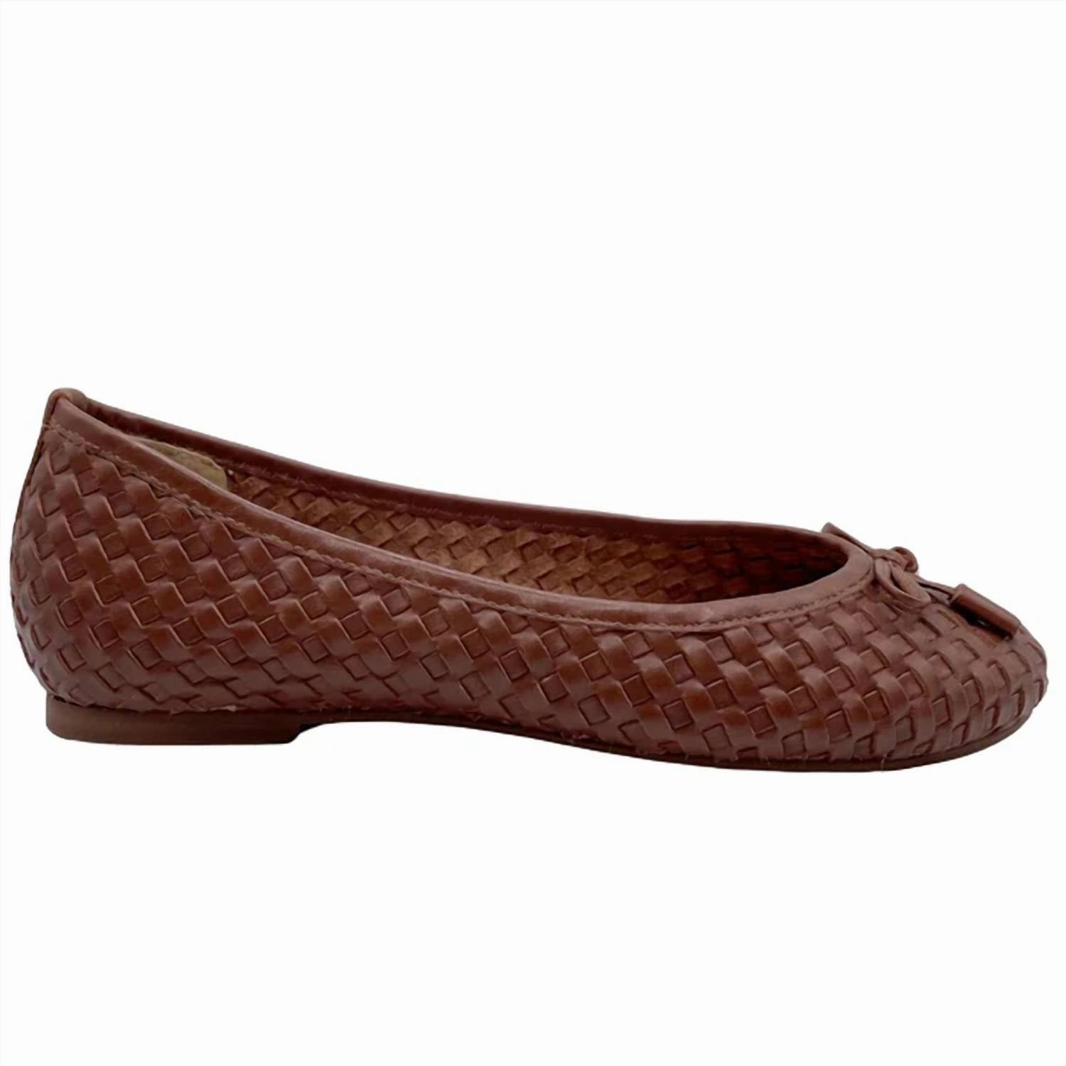 Women Vogue Sandal In Cognac Chic Flats
