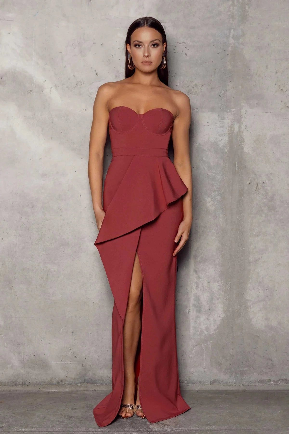 Indiana Dress - Hibiscus Red Versatile and Comfortable Minimalist Elegance