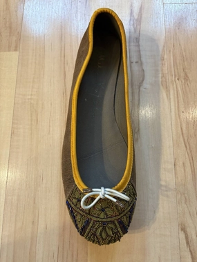 supportive shoes Women Bizi Ballet Shoes In Olive