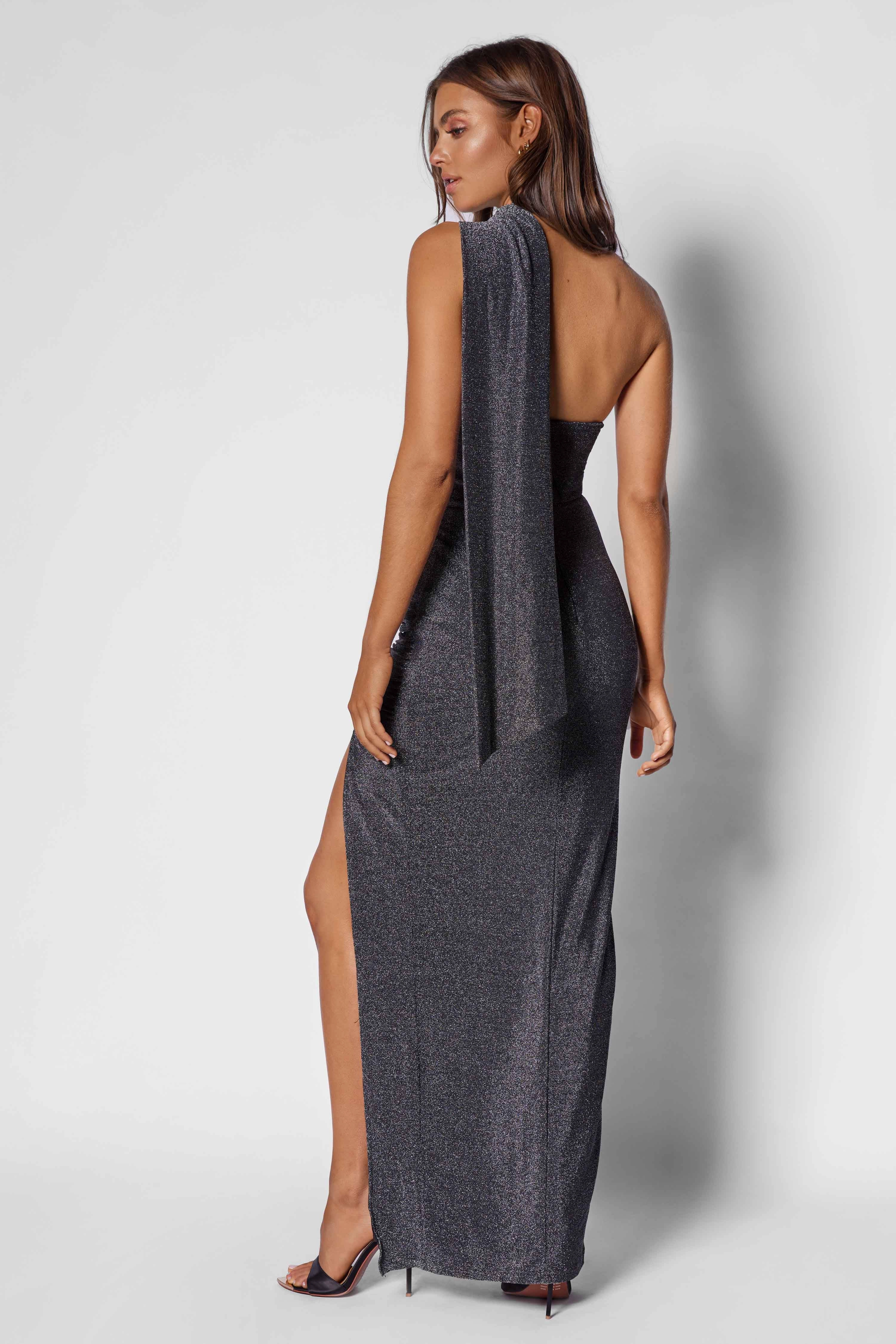 Clean Outfit Basic Shape Sammy Gown - Charcoal