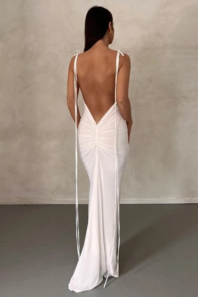 Jiani Gown - White Sleek Silhouette