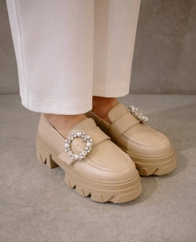 Trailblazer Crystal Loafers In Ivory/beige Leather Everyday Look Reunion Walk