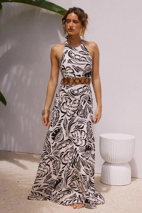 Versatile Layer Venus Maxi Dress - Black