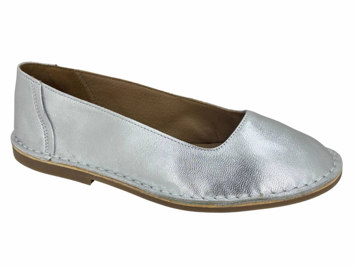 Women's Banu Slip-On Flat In Silver Hidden Walk