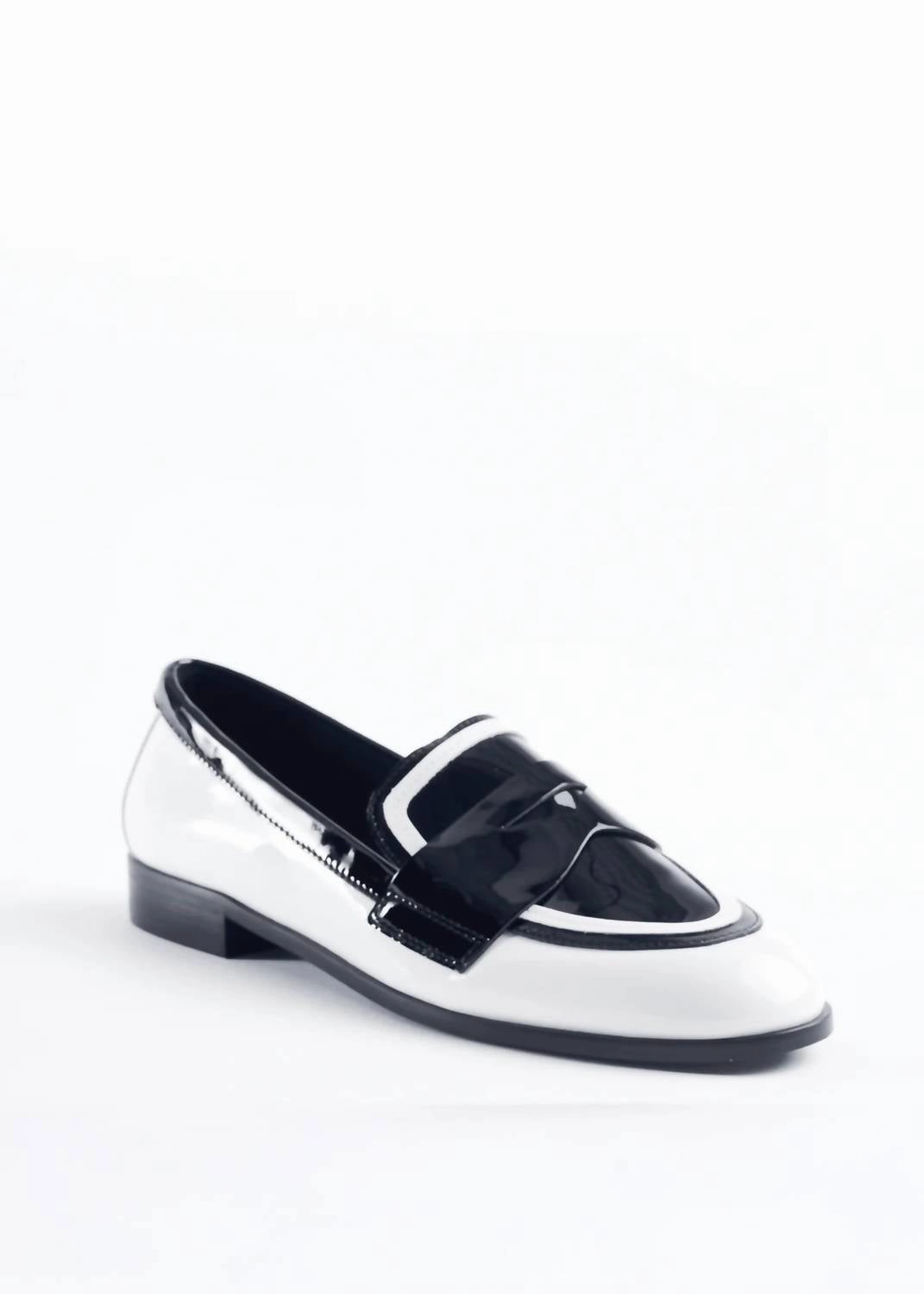 Kali Loafer In Black / White Patent Petite Step Friends Meet