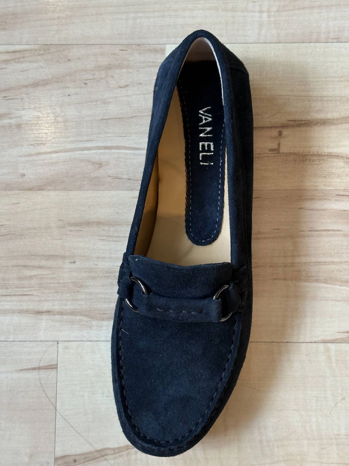 Supportive sole Adjustable Cushion Women's Ashlin Loafer In Navy