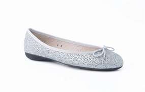 Women's Bingo P Ballet Flats In Silver College Walk