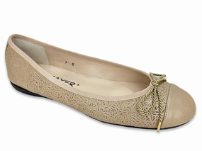 Functional Women's Brandy Ballet Flats In Champagne