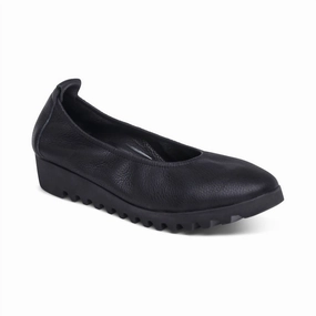 Women's Brianna Ballet Flat In Black Park Ready Relaxed Design