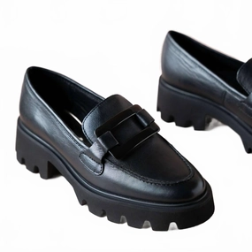 Smooth Soles Women's Oleander Loafer In Black Leather