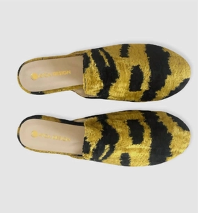 Women's Silk Ikat Slide In Yellow/black Modern Comfort